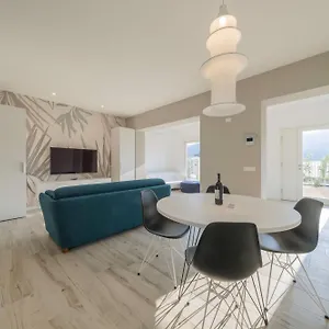 Apartmentsgarda - L'isola Blu , Garda (Verona) Italien